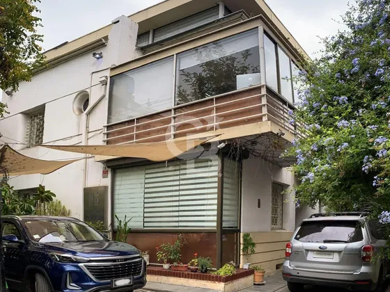 Casa Comercial De 3 Pisos En Providencia. Cbg