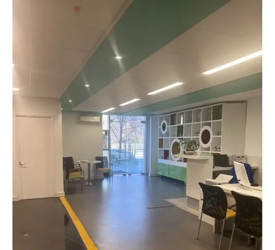 Excelente Local Ubicado En Nueva Las Condes