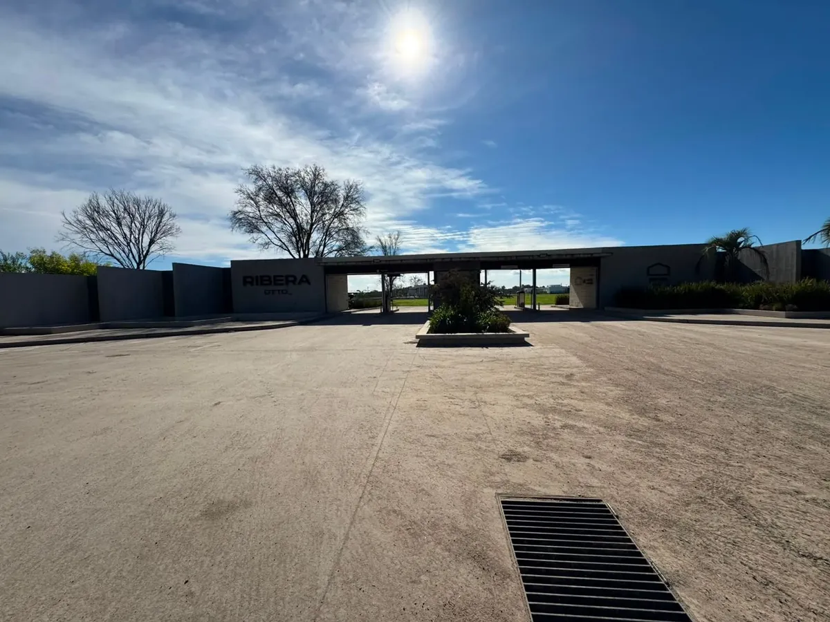 Lot for Sale in City Bell, Closed Neighborhood