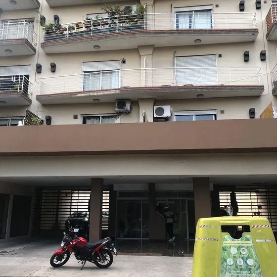  1 Amb Floresta Nvo Split Balcon Aterrazado  Cocin Gas Completa Calef Porcelanato Bño Completo