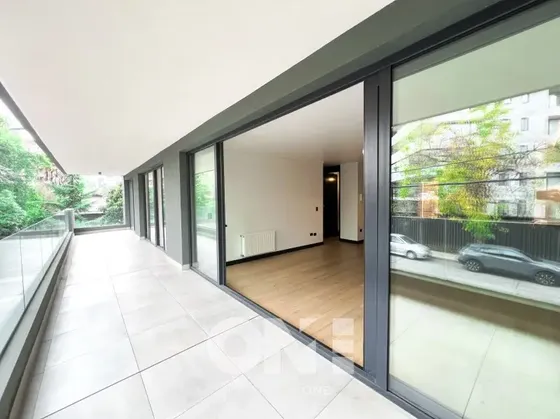 Venta Departamento En Vitacura / 3 Dormitorios / 3 Baños