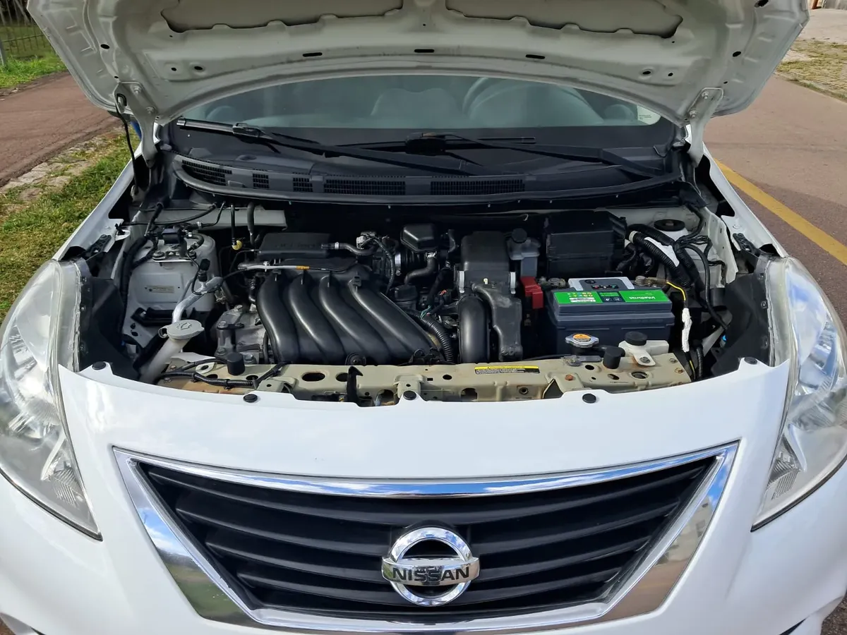 Nissan Versa 2014 1.6 16v Sl Flex 4p — foto 2