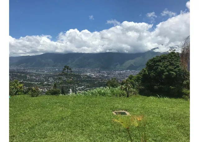 Bella Parecla De 1872.82m2. Alto Hatillo Calle Ciega Cerrada