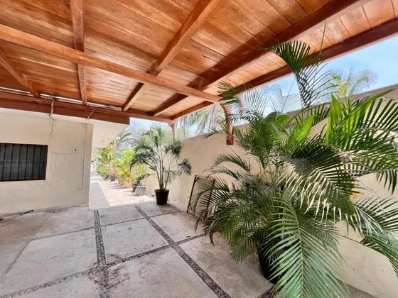 Casa En Venta En Colonia Olas Altas, Manzanillo, Colima