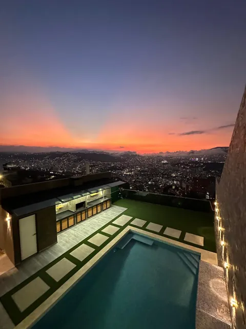 Cgi+ Luxury Caracas Vende Hermosa Casa En Lomas De Bello Monte 