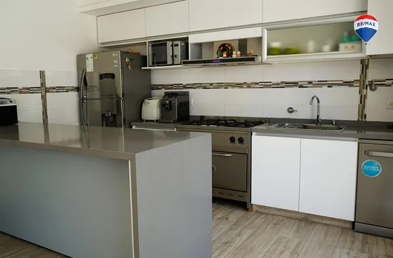 Casa Con Pileta En Lomas De Zamora