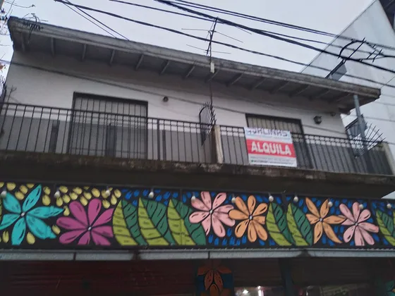 Departamento En Planta Alta Sobre Avenida...