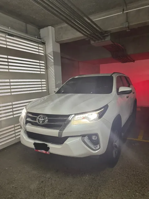 Toyota Fortuner Sr5 V6