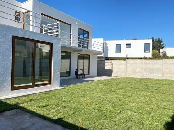 Casa En Barrio Residencial, Lomas De Montemar.