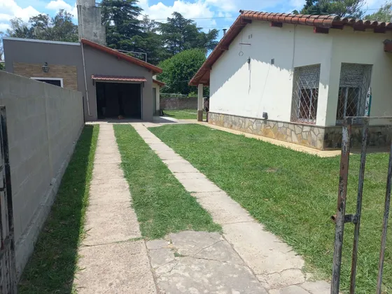 Venta Casa Parrilla Y Patio Carlos Spegazzini