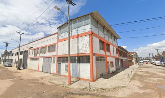 Venta De Bodega En Zona Industrial - 1.800 M2