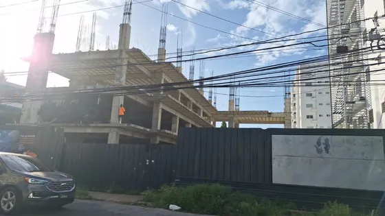 Solar Con Mejora De Plaza Comercial Para 43 Locales  En El Millon De 1254 Metros Con 3 Niveles De Loza