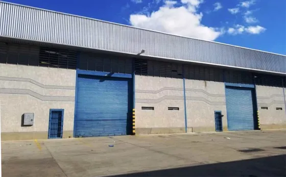 Galpon En Alquiler Centro Empresarial Este-oeste  La Quizanda Valencia. St