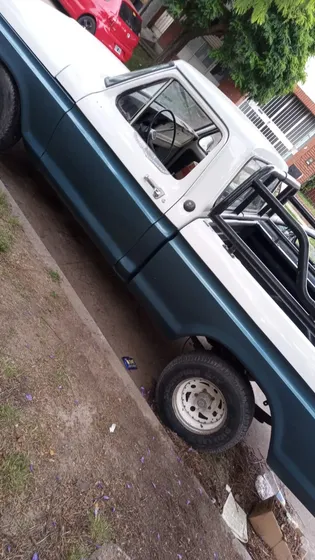 Ford F-100 Motor 221