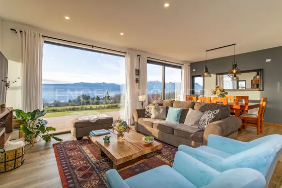 Casa Con Gran Vista Al Lago Villarrica.