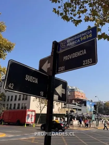 Local Comercial En Arriendo Providencia