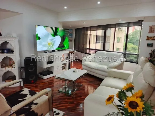Apartamento Semiamoblado En Venta Terrazas Del Avila #25-22194 Rt En La Mejor Calle De La Urbanización Así Como En El Edificio Mas Solicitado ,su Fachada Y Areas Fueron Remodelada En El 2017, 