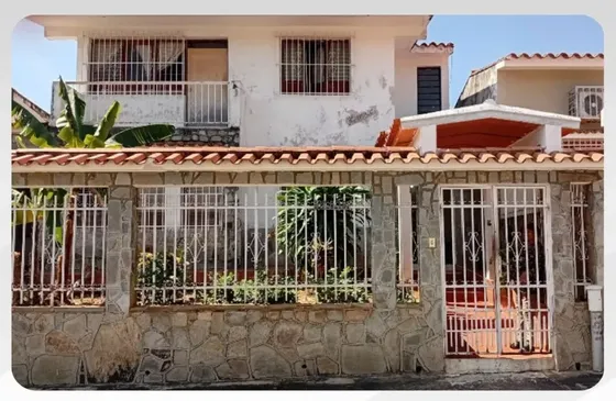 Casa Prebo Calle Cerrada A Remodelar Sin Filtracion Patio, Jardin Precio Negociable. Solo Clientes Compradores 1