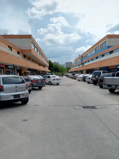 Mc En Venta Local Comercial Con Planta Eléctrica 100% 
