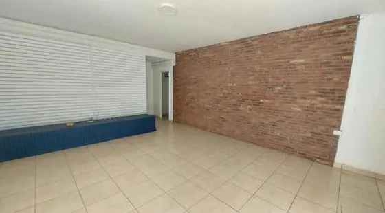 Excelente Local Comercial En Tobalaba Pasos De Metro Bilbao