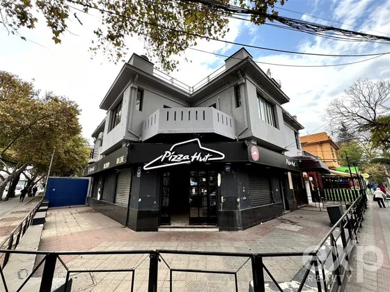 Arriendo Local Comercial Esquina, Providencia A Pasos Metro