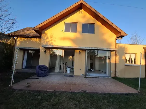 Venta Casa Villa Barcelona, Chillán