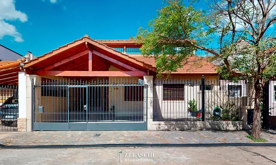 Casa En Venta: De Las Violetas - Ciudad Jardín