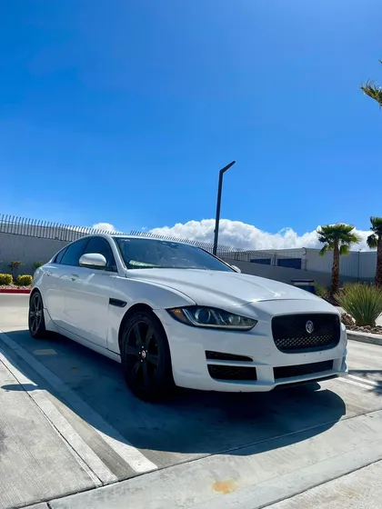 Jaguar Xe 2.0 Prestige At