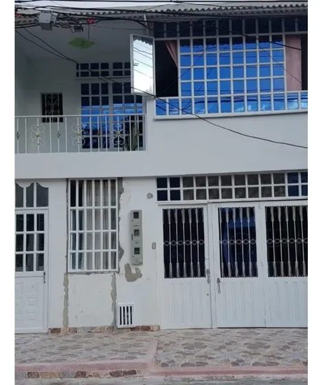 Venta De Casa De Dos Pisos En Villavicencio Remodelada