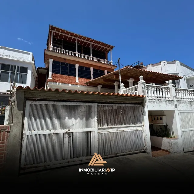 Ref 007 - 832  Grupo Inmobiliaria Vip Te Ofrece En Venta Casa De 3 Niveles Ubicada En Macuto - Estado La Guaira