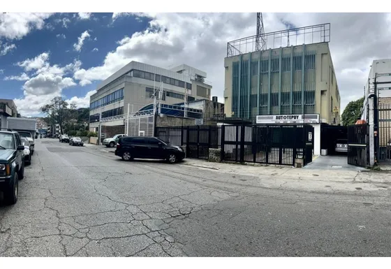 Se Vende Edificio Industrial 954m2 La Urbina 4363