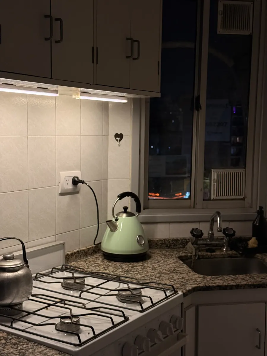 Luz LED magnética recargable