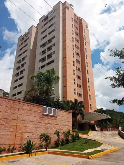 V.larez Alquila Local Comercial En Res. Altavista Suites, El Rincón