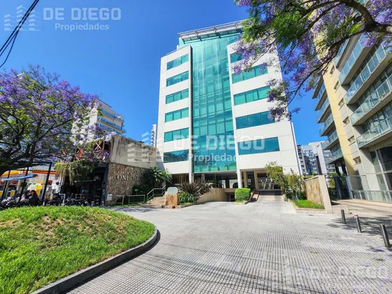 Alquiler Oficina De 260 M2 Con 4 Cocheras En Edificio One World, Olivos, Vicente Lopez