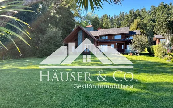Casa Con Orilla De Lago Y Vista Panorámica En Pucon 6 Dorm