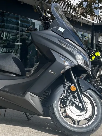 Scooter Kimco 250 Como Nueva! Excelente Estado. Unico Dueño