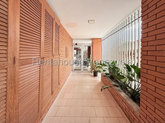 Merli Rodriguez Vende, Lindo Y Acojedor Apartamento Con Vista Ala Valle Del Turbio.