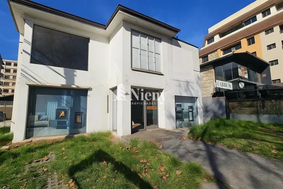 Casa Comercial En Av. Libertad , Amplia Exposición . Viña 