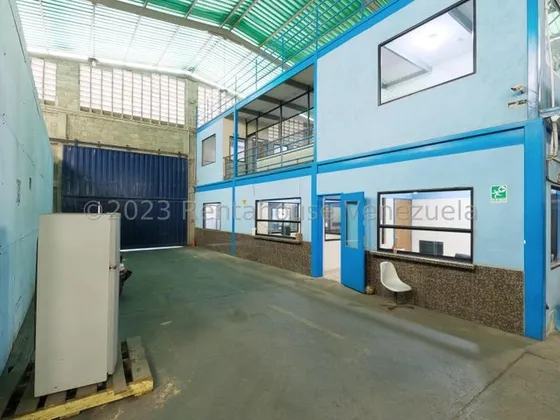 Gisselle Lobo Alquila Galpón En La Imponente Zona Industrial Iii Fácil Acceso Posee 2.990m2 Cuenta Tambien Con Area De Oficinas Mezzanina Baños Gran Potencial Industrial O Comercial 2 5 4 3 1 9       