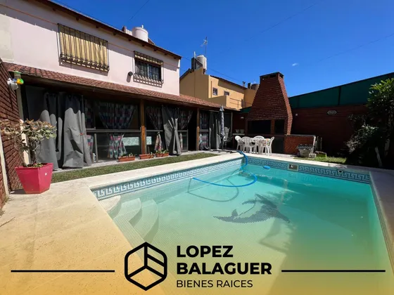 Casa Duplex De 4 Ambientes 3 Dormitorios  Pileta , Apto Credito   - Ciudad Evita