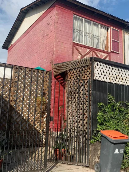 Cada De 2 Dormitorios, 1 Baño
