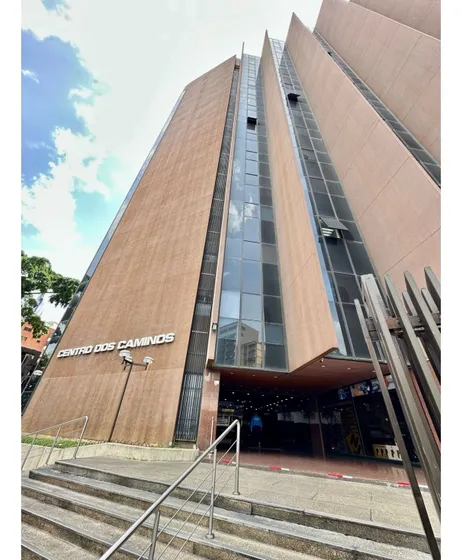 Se Vende Oficina 124m2 Los Dos Caminos 1870