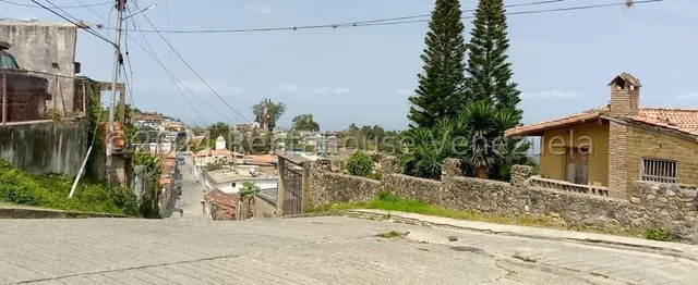Venta De Terreno En Cubiro, Rafael Gamarra Trae Para Ti,en En Centro De La Poblacion De Cubiro, Terreno Bastante Plano, Con Vivenda En Buen Estado, Ubicacion Con Potencial Para Desarrollar Comercio P
