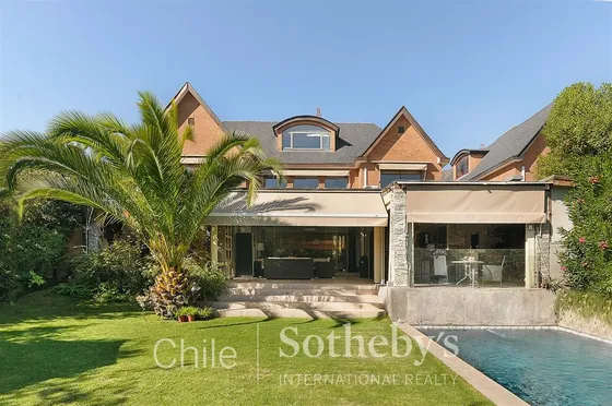 Casa En Venta De 6 Dorm. En Las Condes