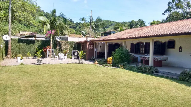 Casa Mobiliada Em Antonina Com Piscina E Área Verde