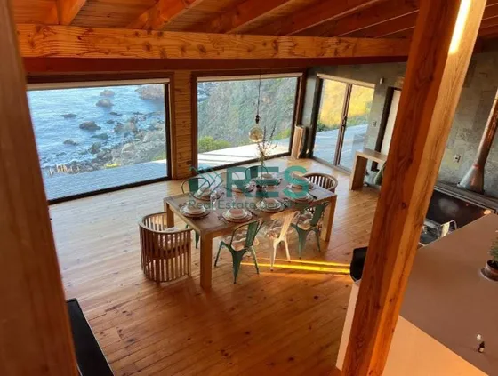 Casa En Venta De 3 Dorm. En Algarrobo