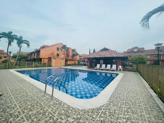 Vendo Casa Barrio Prados Del Limonar