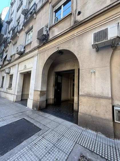 Juncal Y Larrea, Edificio Antiguo De Categoria, Dos Domitorios Y Dependencia Completa, Opcion Muebles
