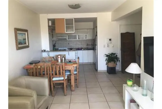 3 Ambientes Al Frente Con Balcon Impecable Av. San Martin 32