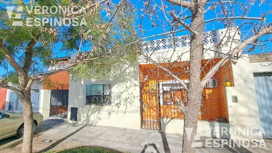 Casa Venta - Morón Sur Tres Ambientes Patio Cochera